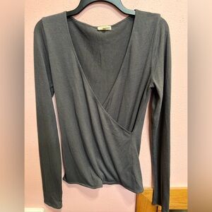 Wilfred Free Aritzia Women's Gray Faux Wrap Plunging V Long Sleeve Blouse Med